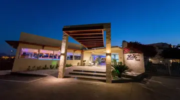 Zoes Hotel