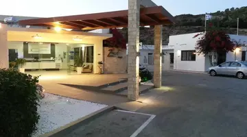 Zoes Hotel