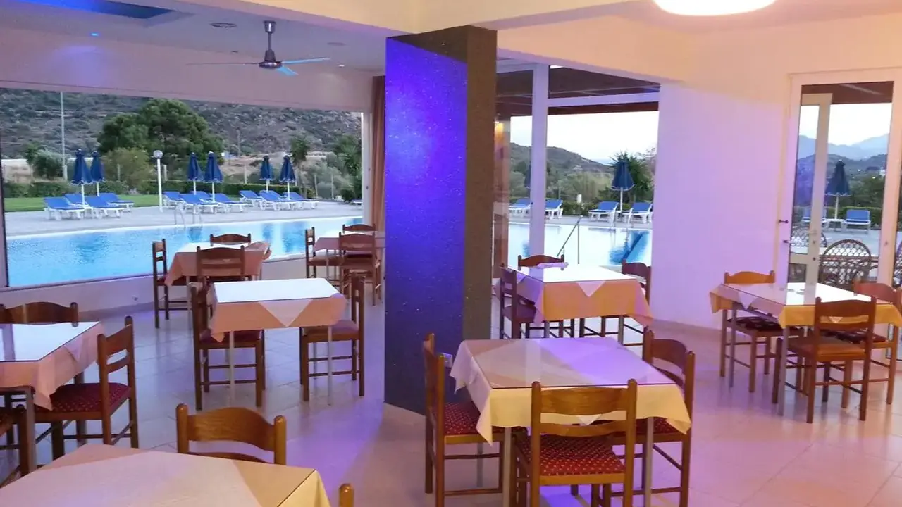 Zoes Hotel