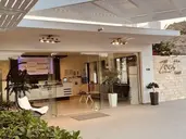 Zoes Hotel